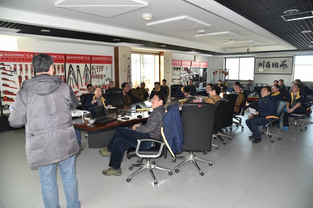 内销培训会202_06.JPG 威力工具集团开展多项业务培训(图2)