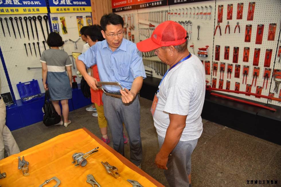 淄博参观_16.jpg 祥鸿物资公司经销商参观威力集团(图15)