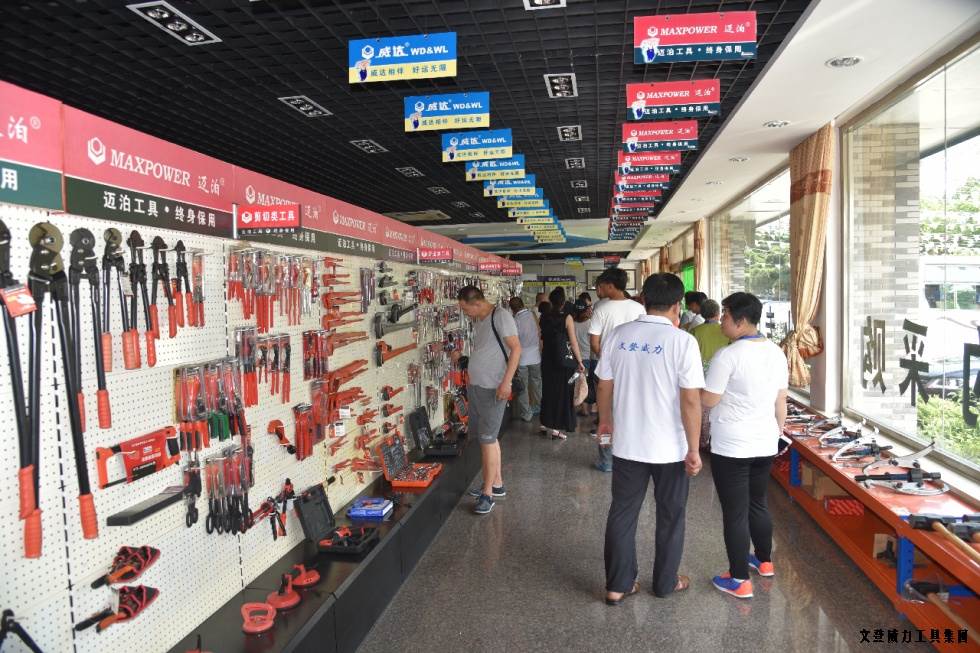 淄博参观_18.jpg 祥鸿物资公司经销商参观威力集团(图17)