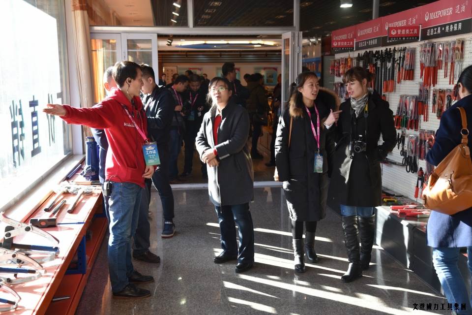 山东网记者采访团_13.JPG “工匠精神 山东制造”全媒体采访团莅临威力工具(图10)