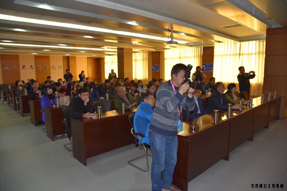 山东网记者采访团_17.JPG “工匠精神 山东制造”全媒体采访团莅临威力工具(图14)
