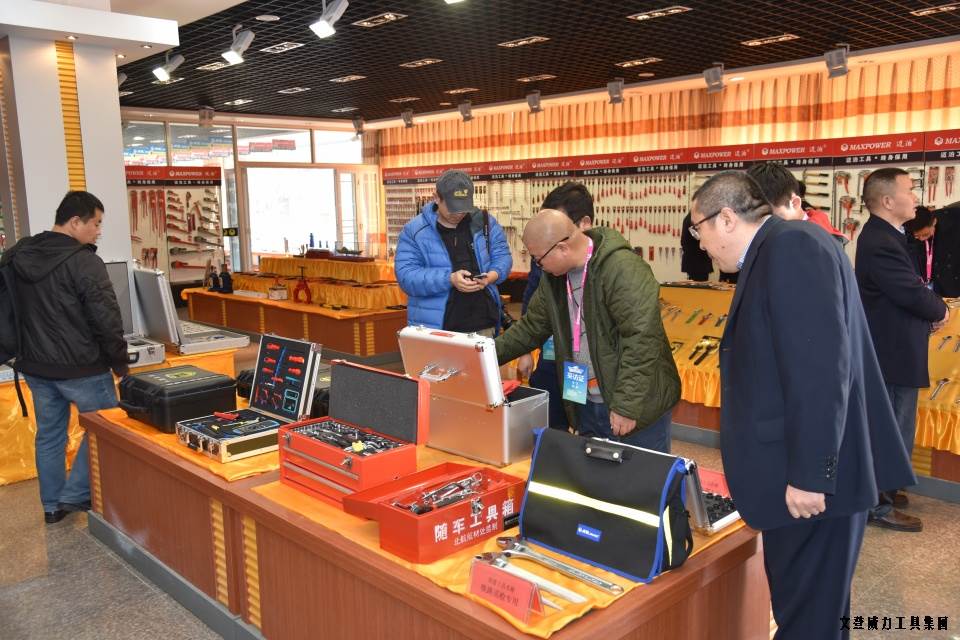山东网记者采访团_07.JPG “工匠精神 山东制造”全媒体采访团莅临威力工具(图20)