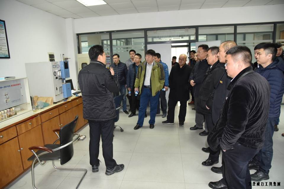 济南信之盟参观_04.JPG 济南汽配协会一行莅临威力集团参观(图4)