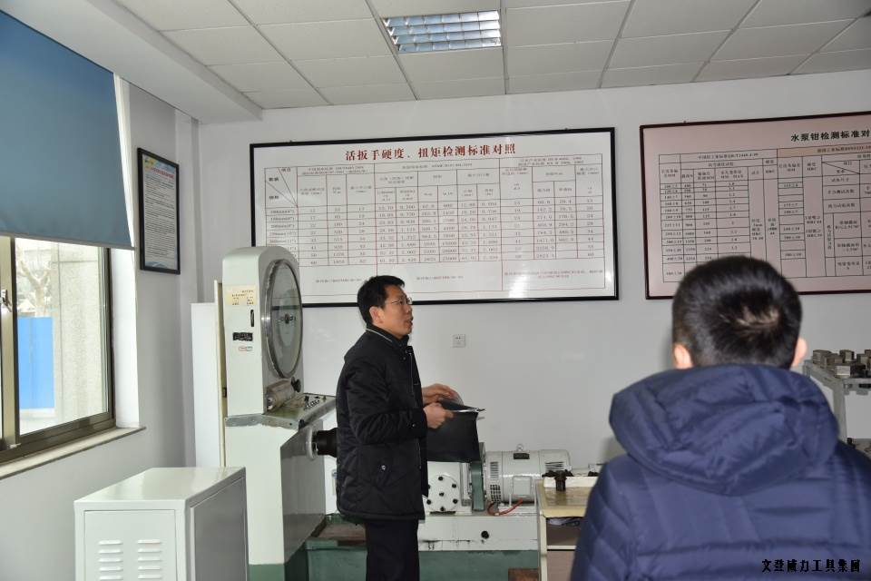 济南信之盟参观_06.JPG 济南汽配协会一行莅临威力集团参观(图6)