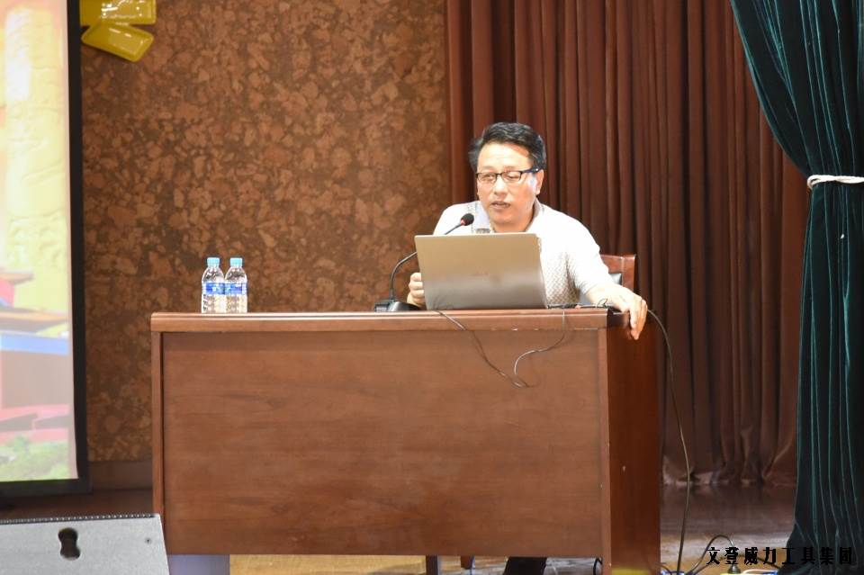 党员学习_06.JPG “迎七一”威力工具集团公司召开2017年党员学习大会(图4)