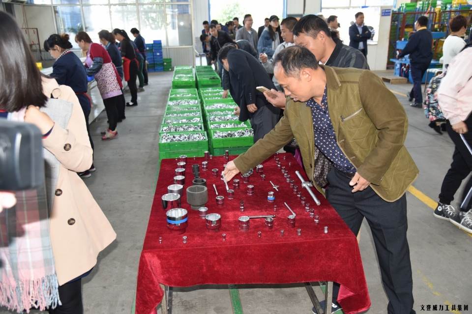 参观车间_50.JPG “精诚合作,共创辉煌”威力工具第六届全国优秀经销商大会圆满落幕(图21)