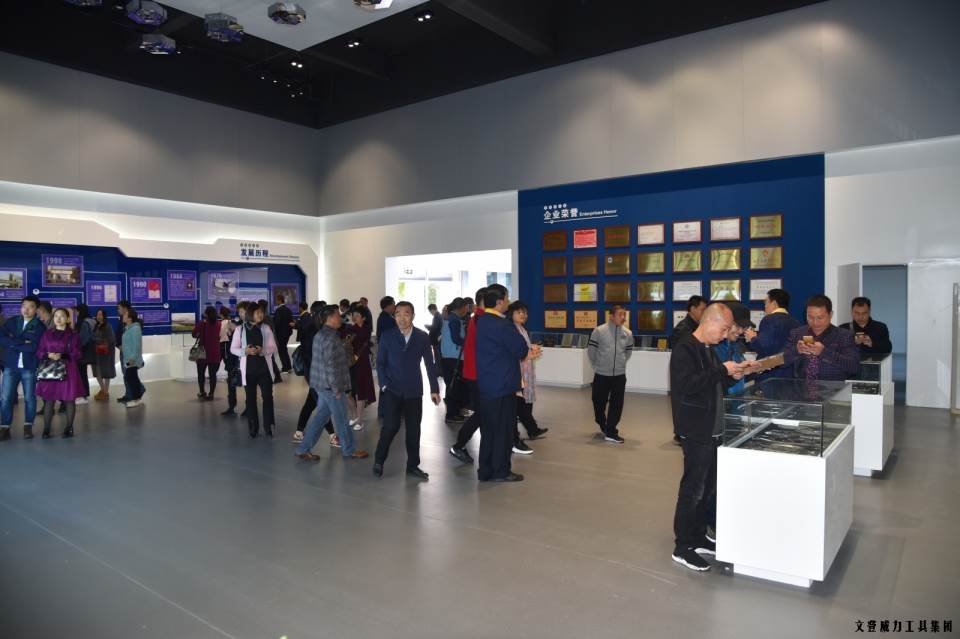 参观新展厅_13.JPG “精诚合作,共创辉煌”威力工具第六届全国优秀经销商大会圆满落幕(图36)