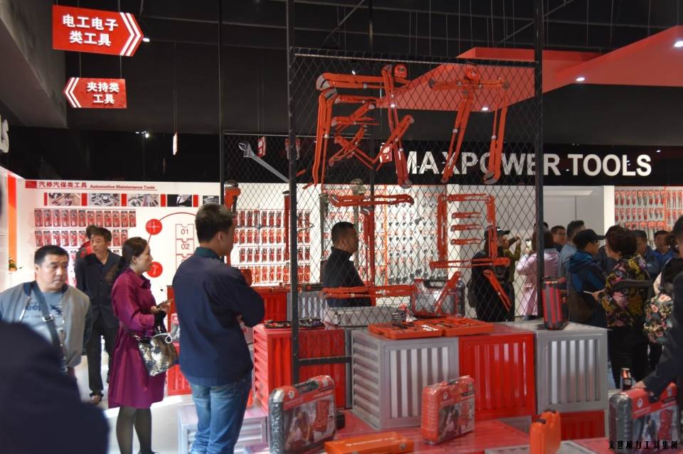参观新展厅_54.JPG “精诚合作,共创辉煌”威力工具第六届全国优秀经销商大会圆满落幕(图41)